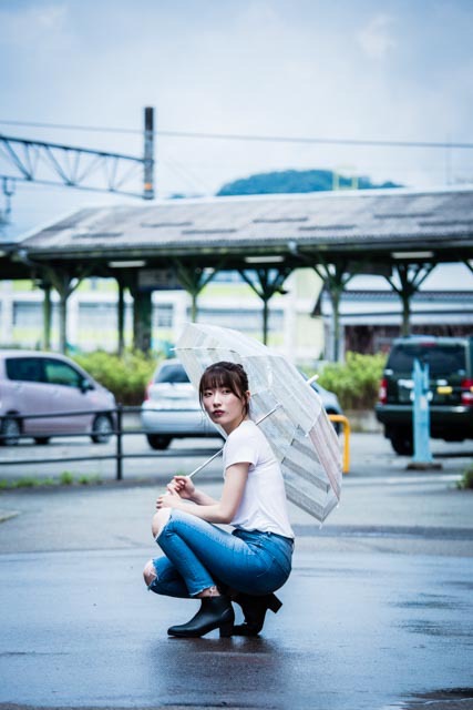雨の日でもおしゃれにヒール付きの長靴